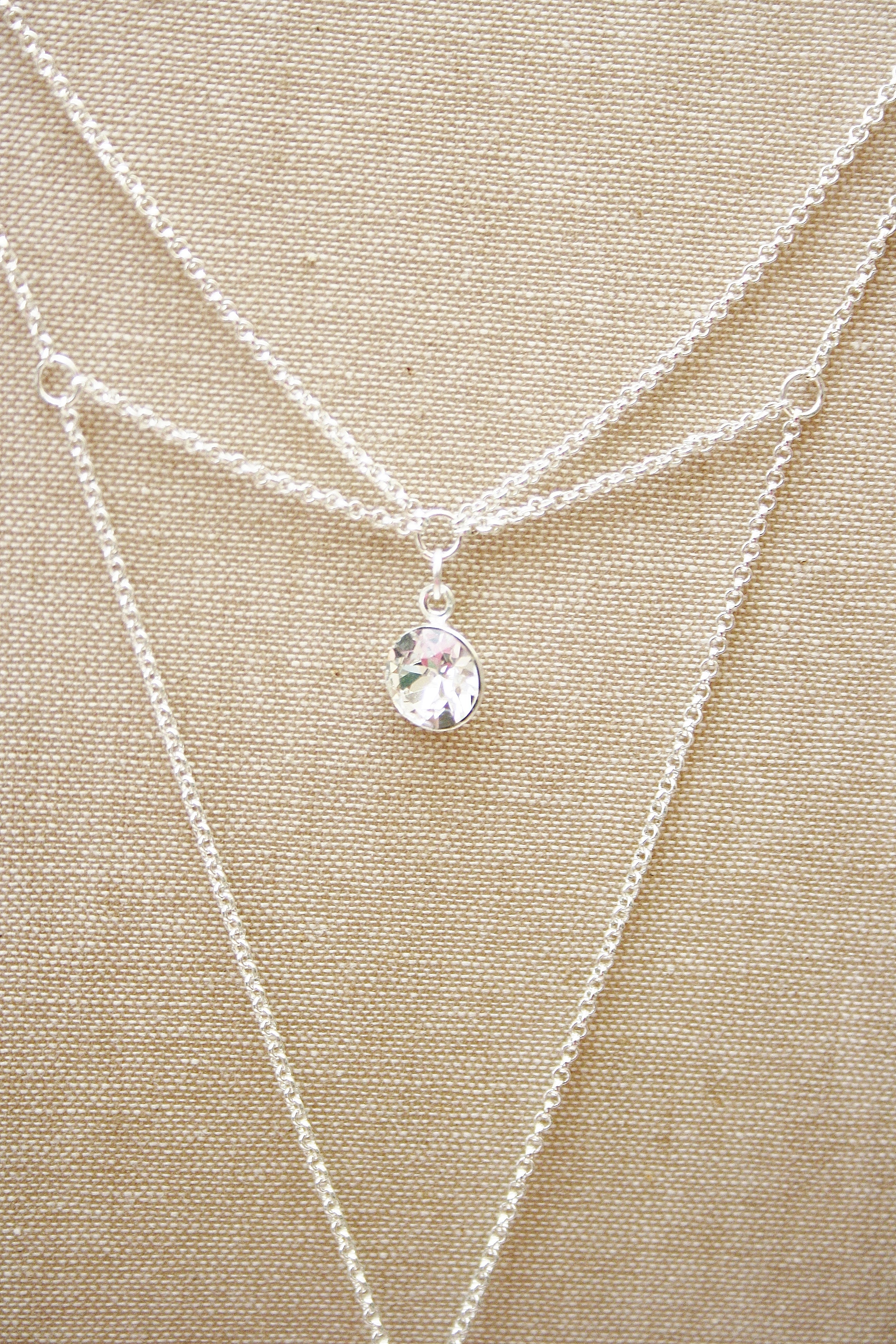 Rückenkette Brautschmuck mit Kristallen