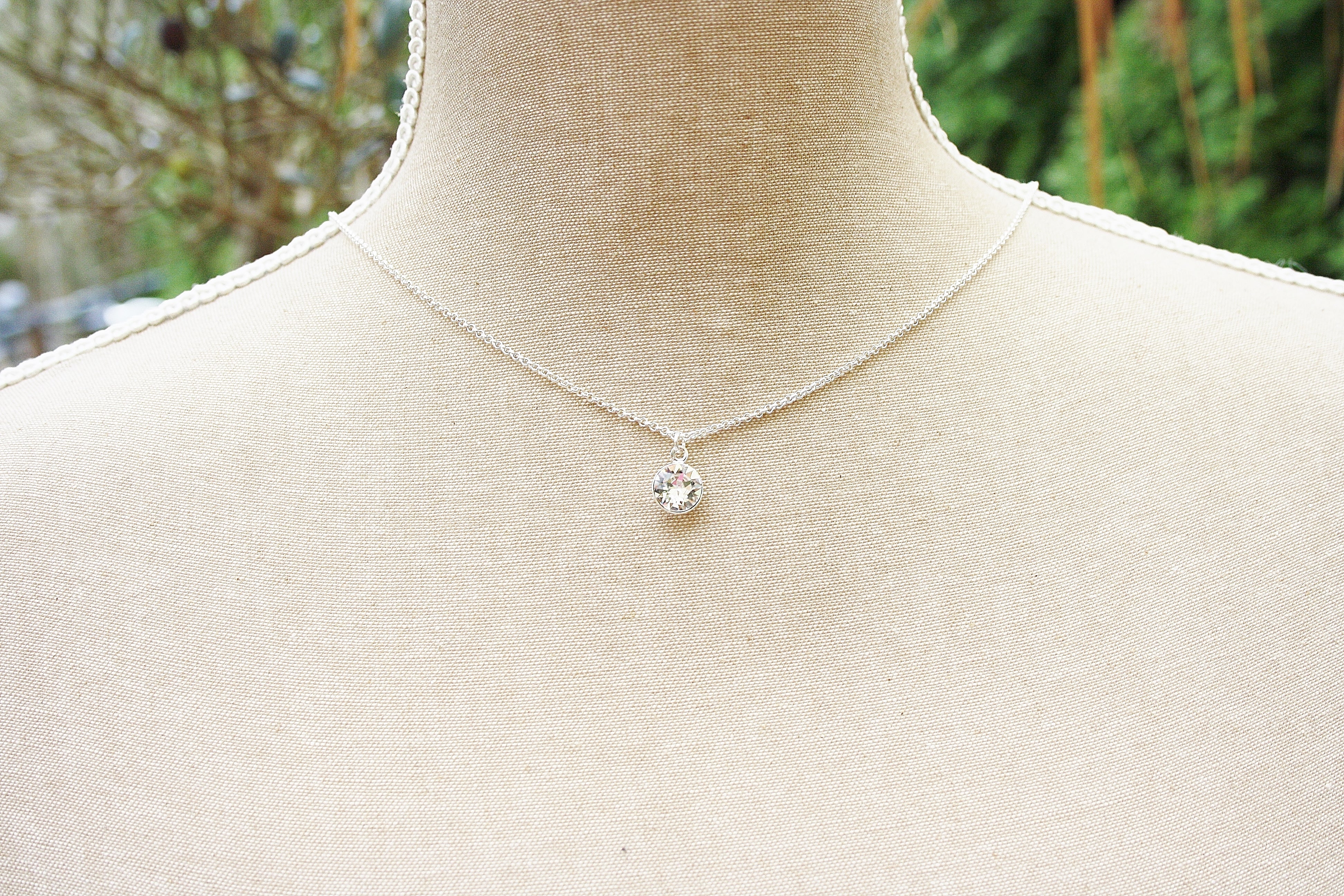 Rückenkette Brautschmuck mit Kristallen